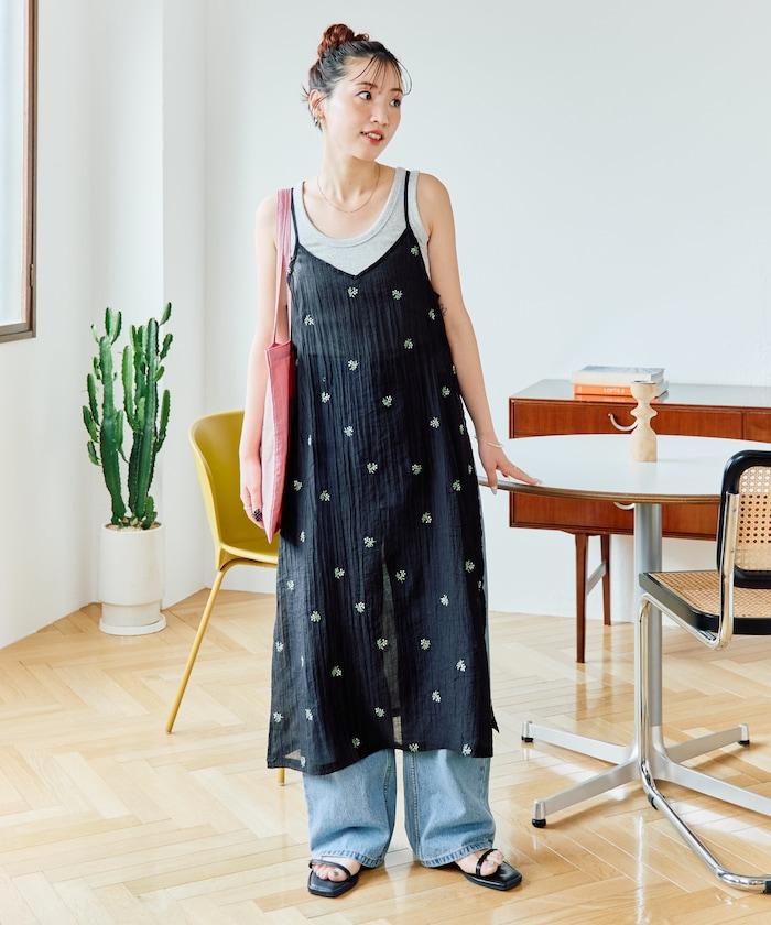 透紗吊帶小花刺繡連衣裙