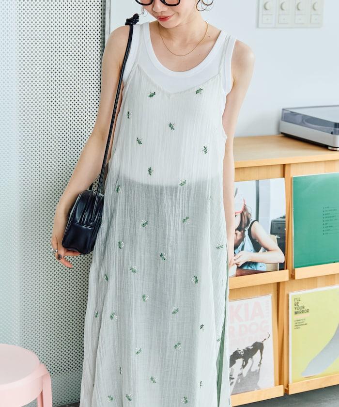 透紗吊帶小花刺繡連衣裙