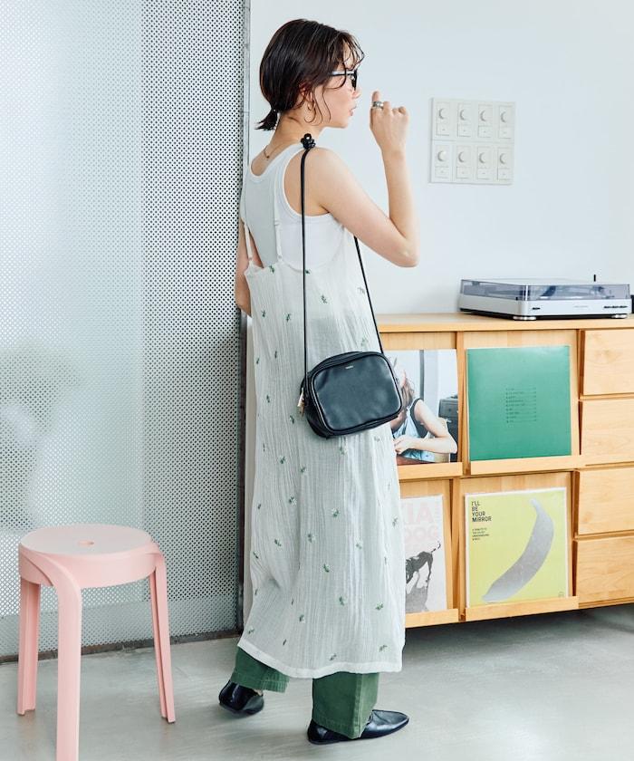 透紗吊帶小花刺繡連衣裙