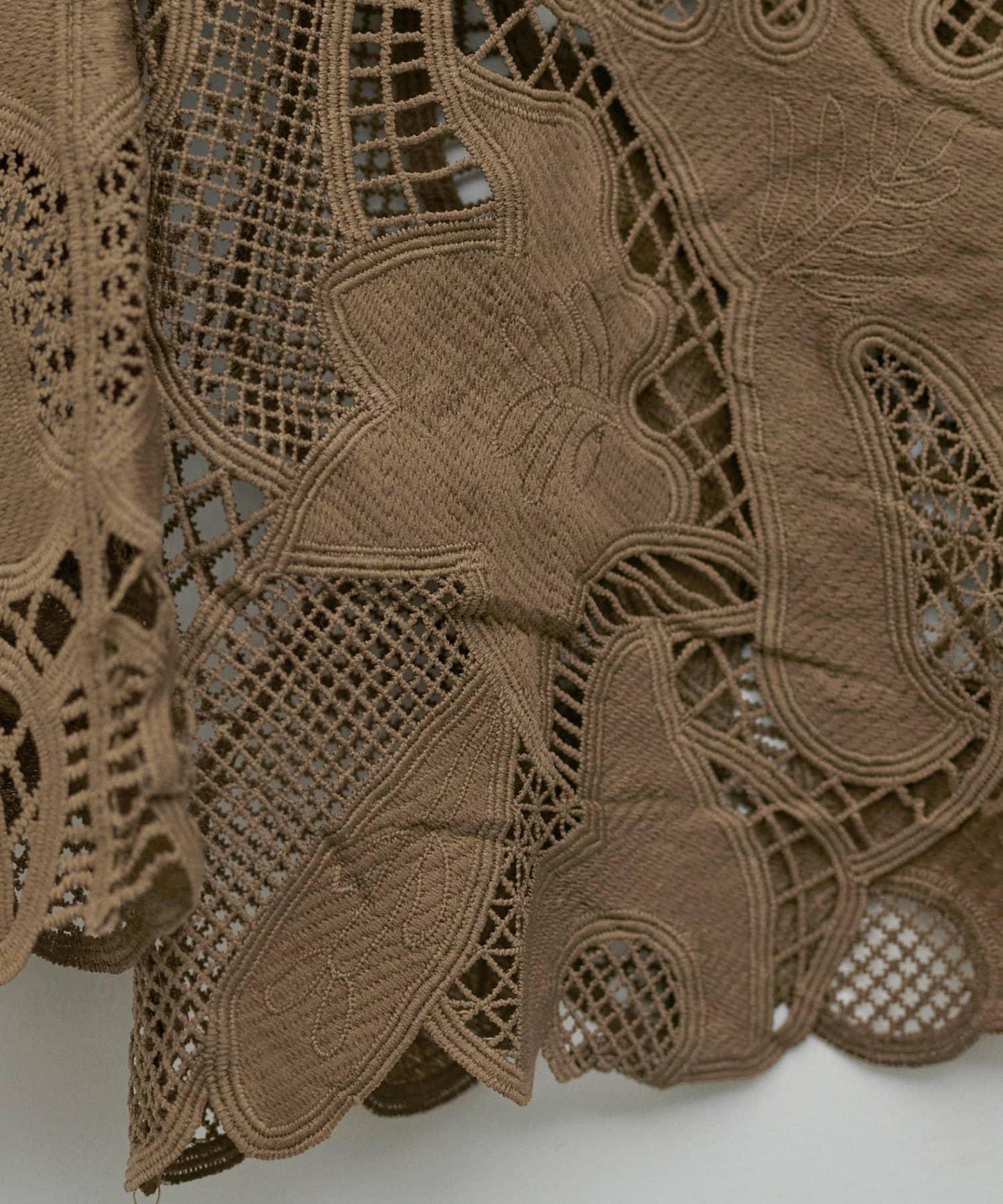 花卉刺繡蕾絲上衣