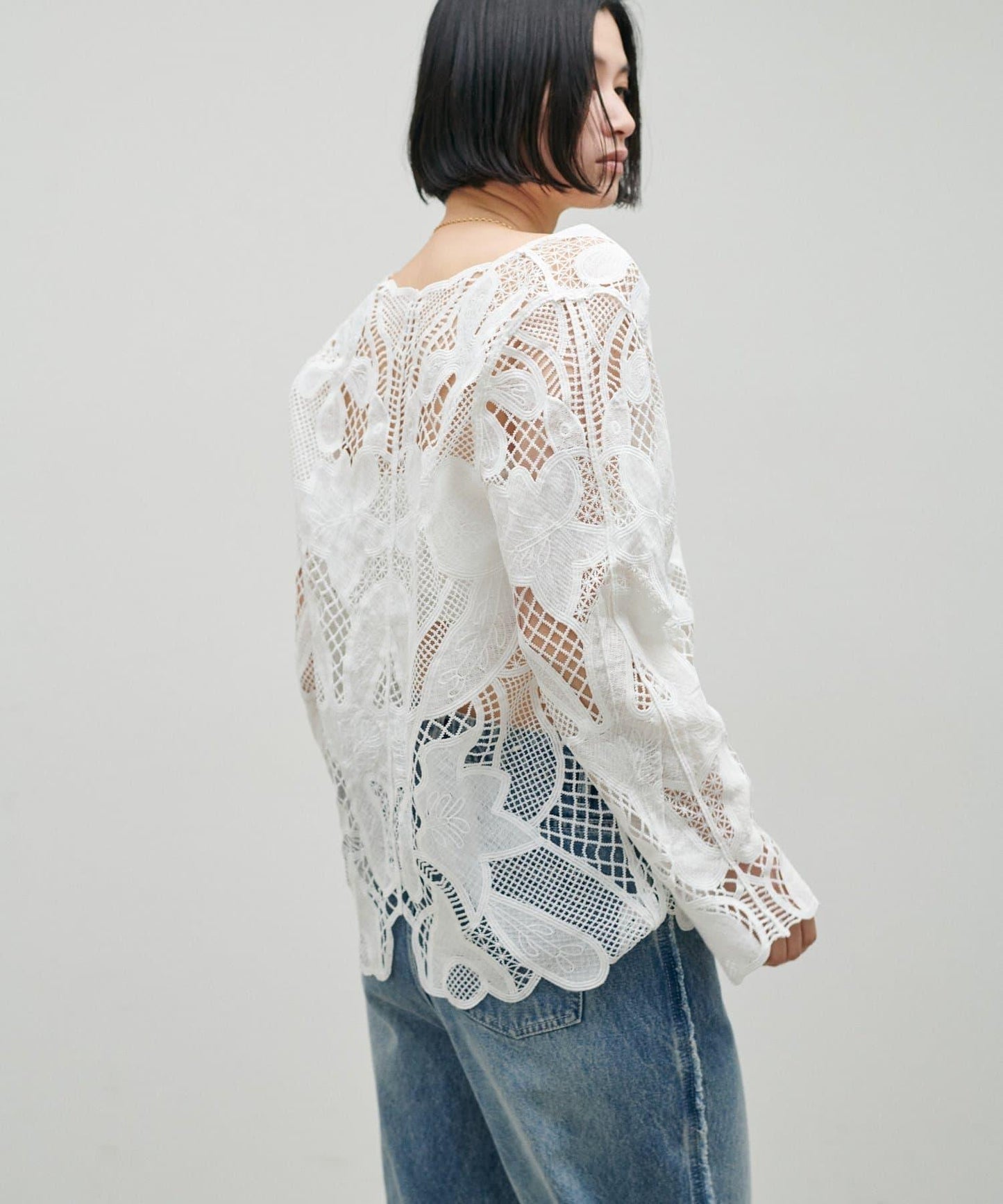 花卉刺繡蕾絲上衣