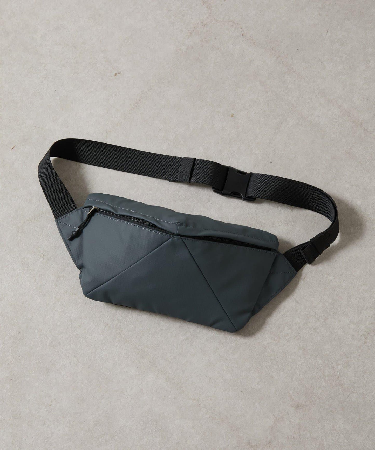 防撕裂面料斜挎包