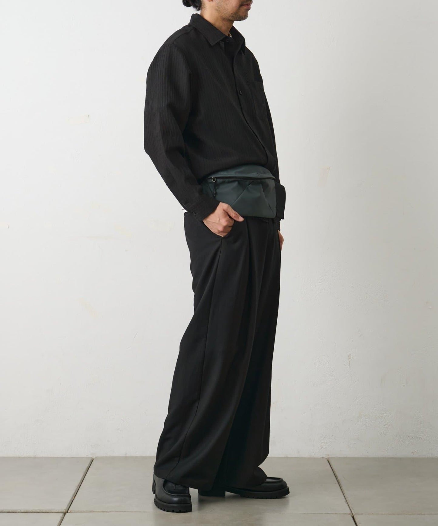 防撕裂面料斜挎包