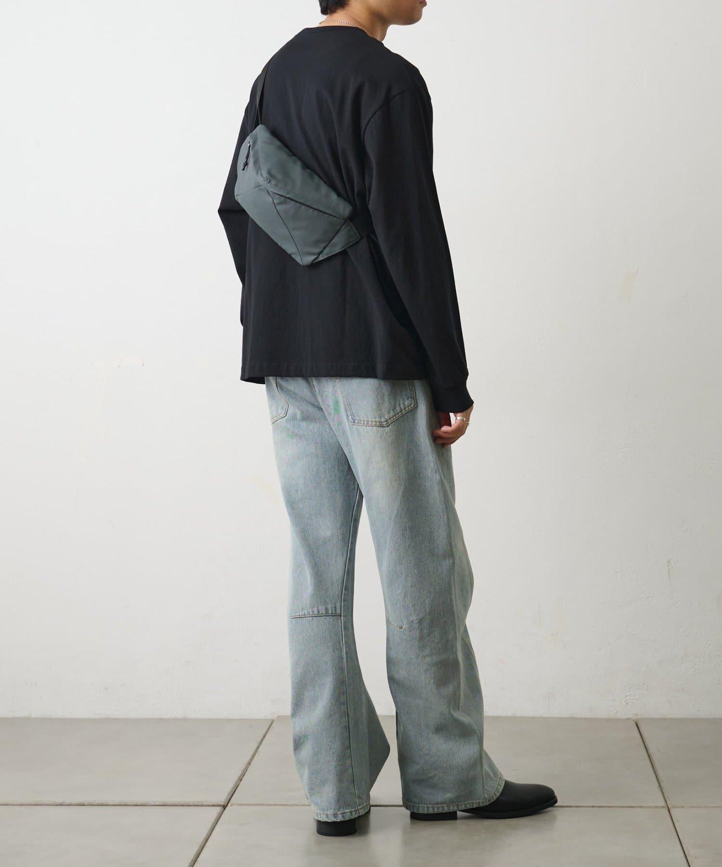 防撕裂面料斜挎包