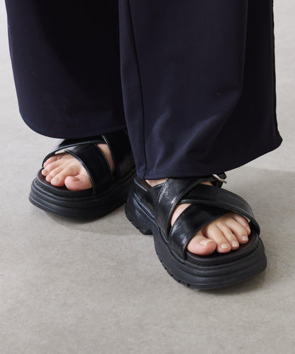 交叉帶涼鞋