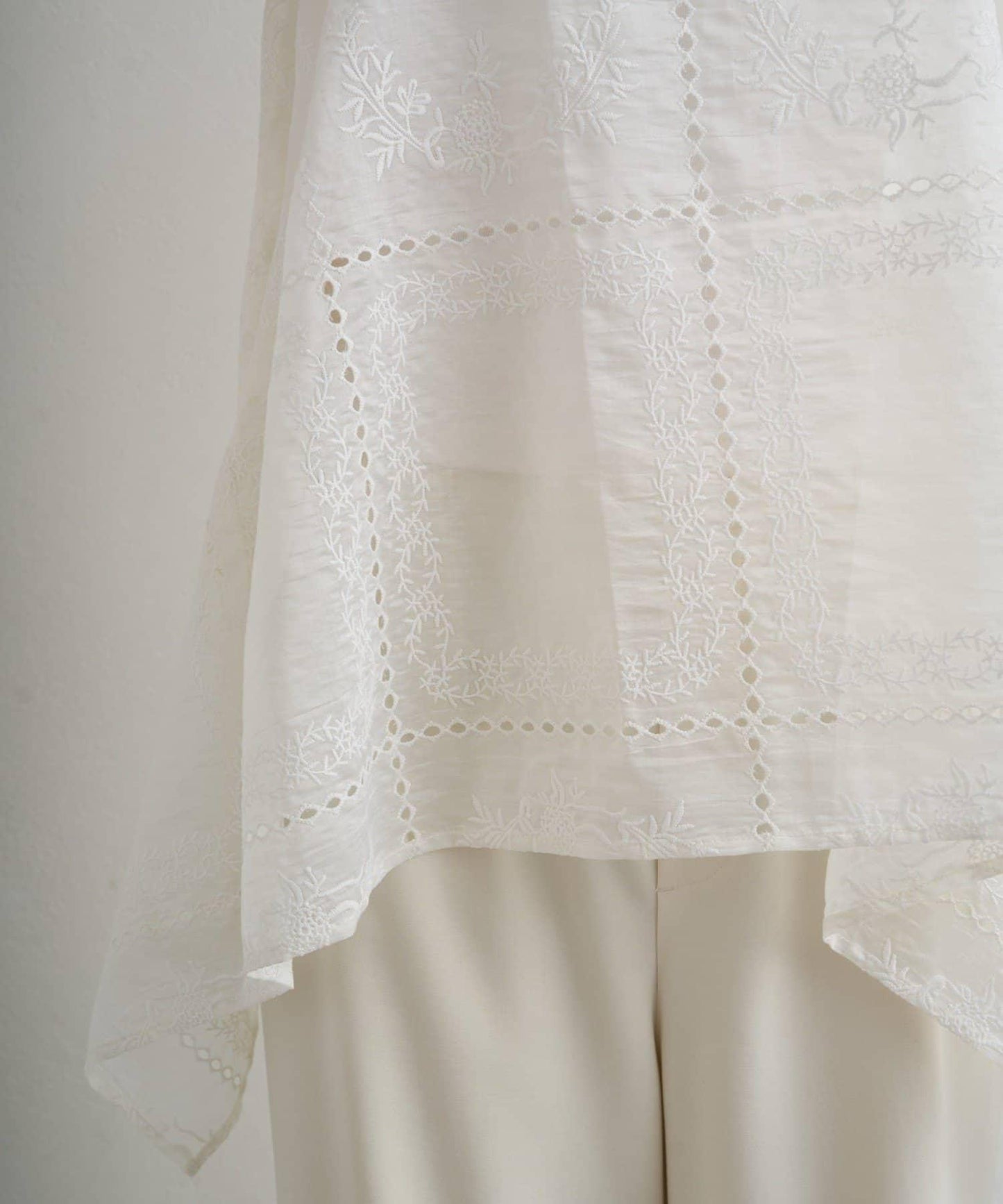 2WAY パネル蕾絲刺繡吊帶背心