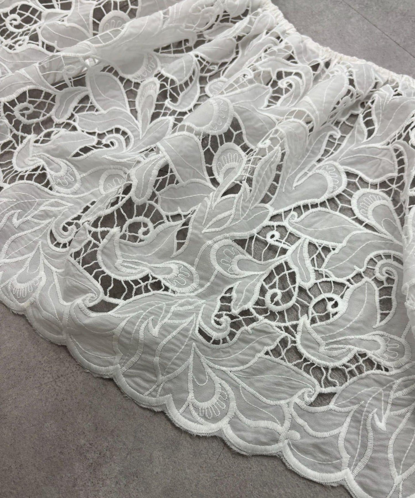 多元素蕾絲圍巾