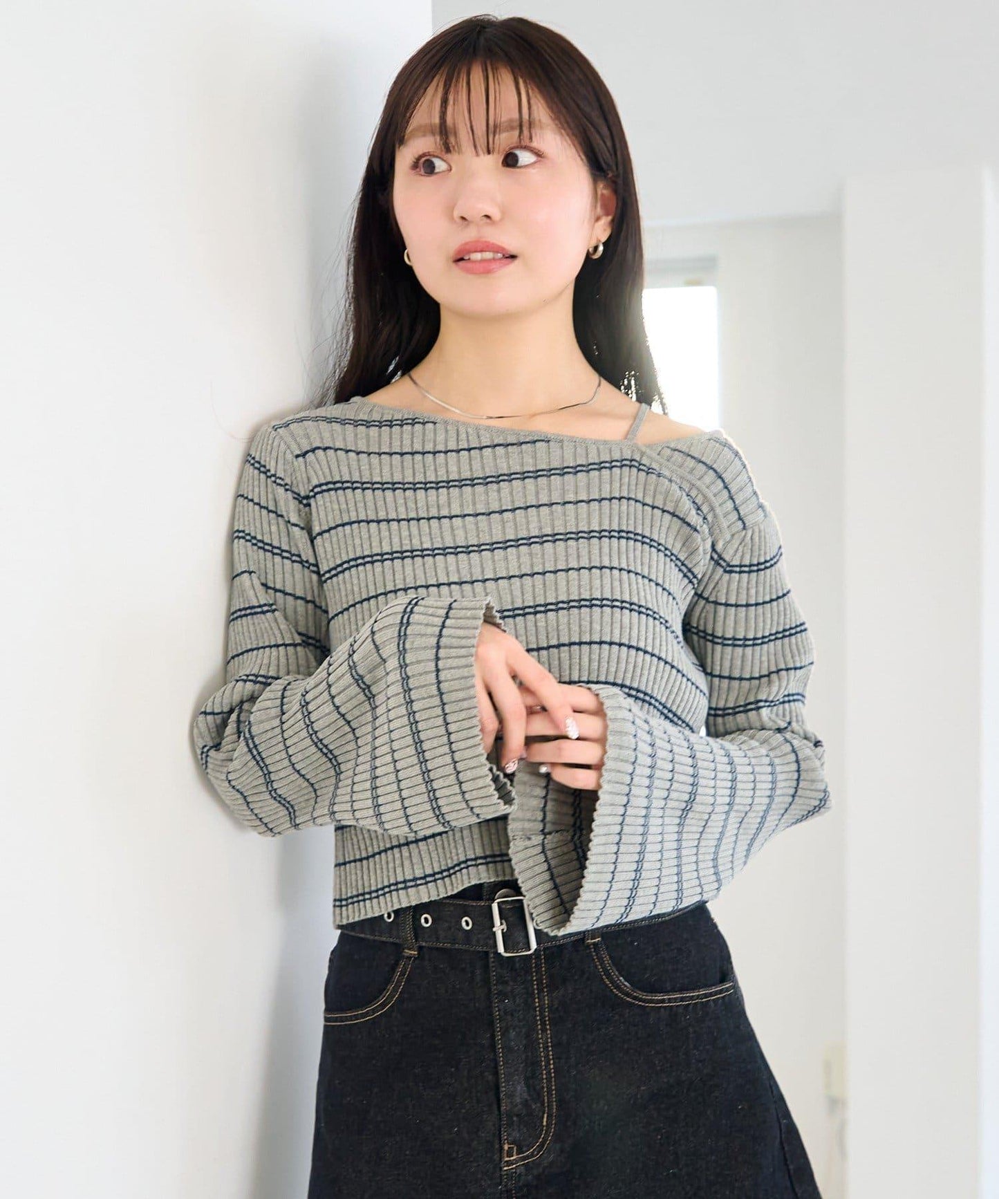 條紋純色 喇叭袖 羅紋 針織上衣