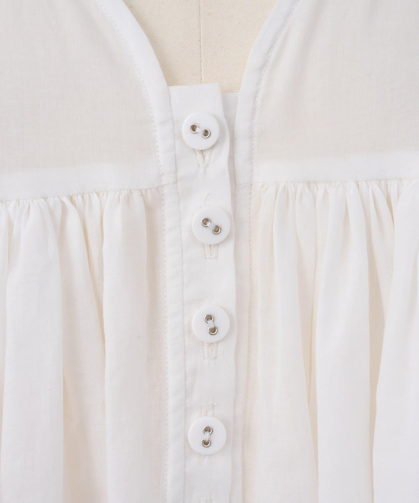 豐盈褶皺 V領 襯衫