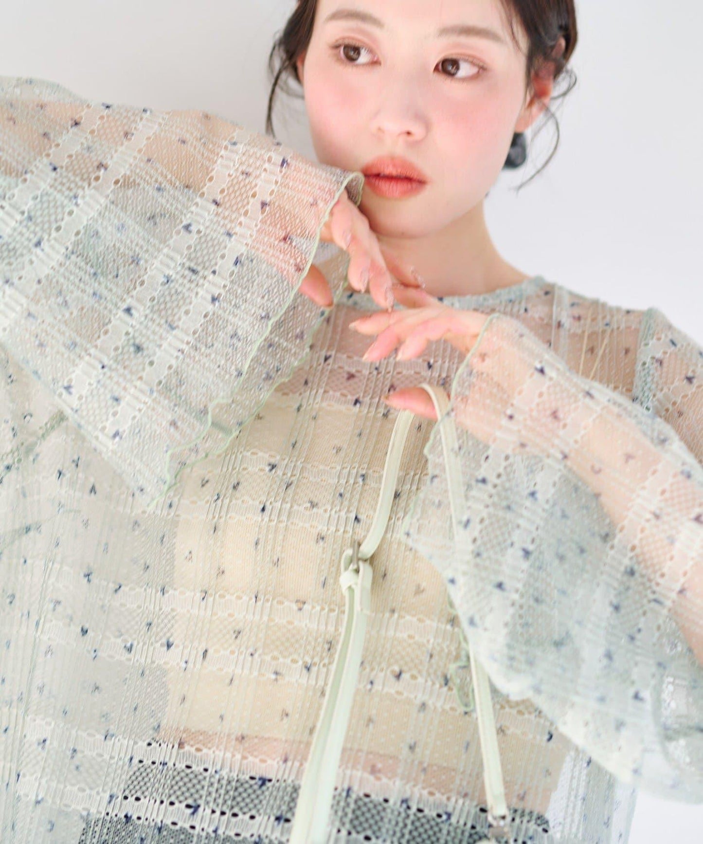 印花蕾絲連衣裙