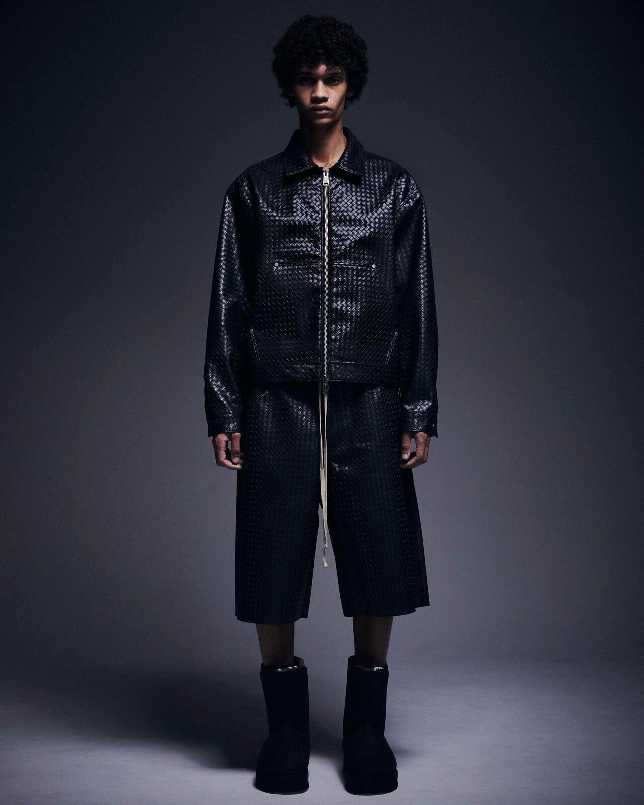 WOVEN FAUX LEATHER SHORTS 短褲