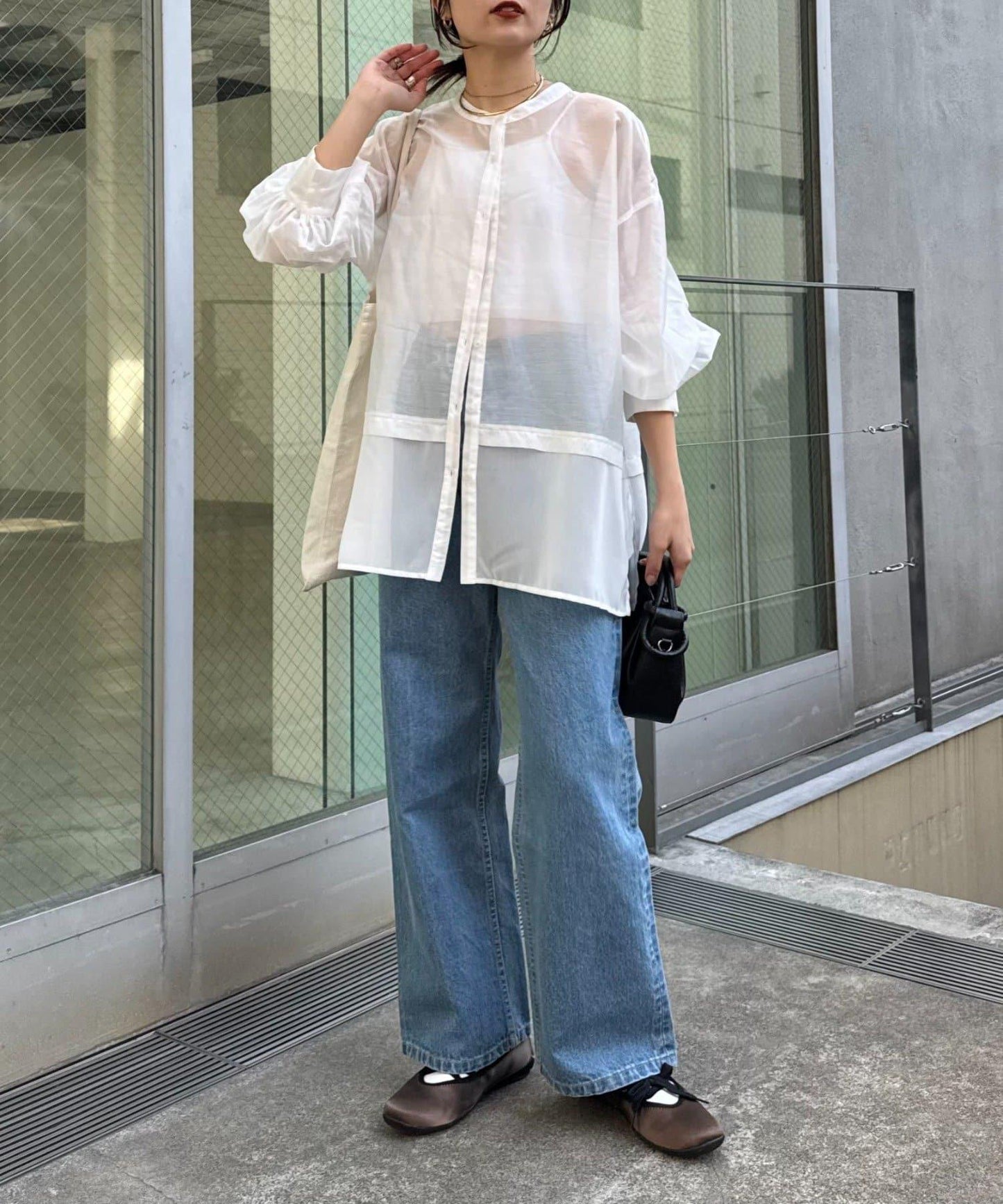 下襬拼接透紗立領襯衫