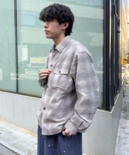 舒適中性 泡泡紗漸變格紋 襯衫