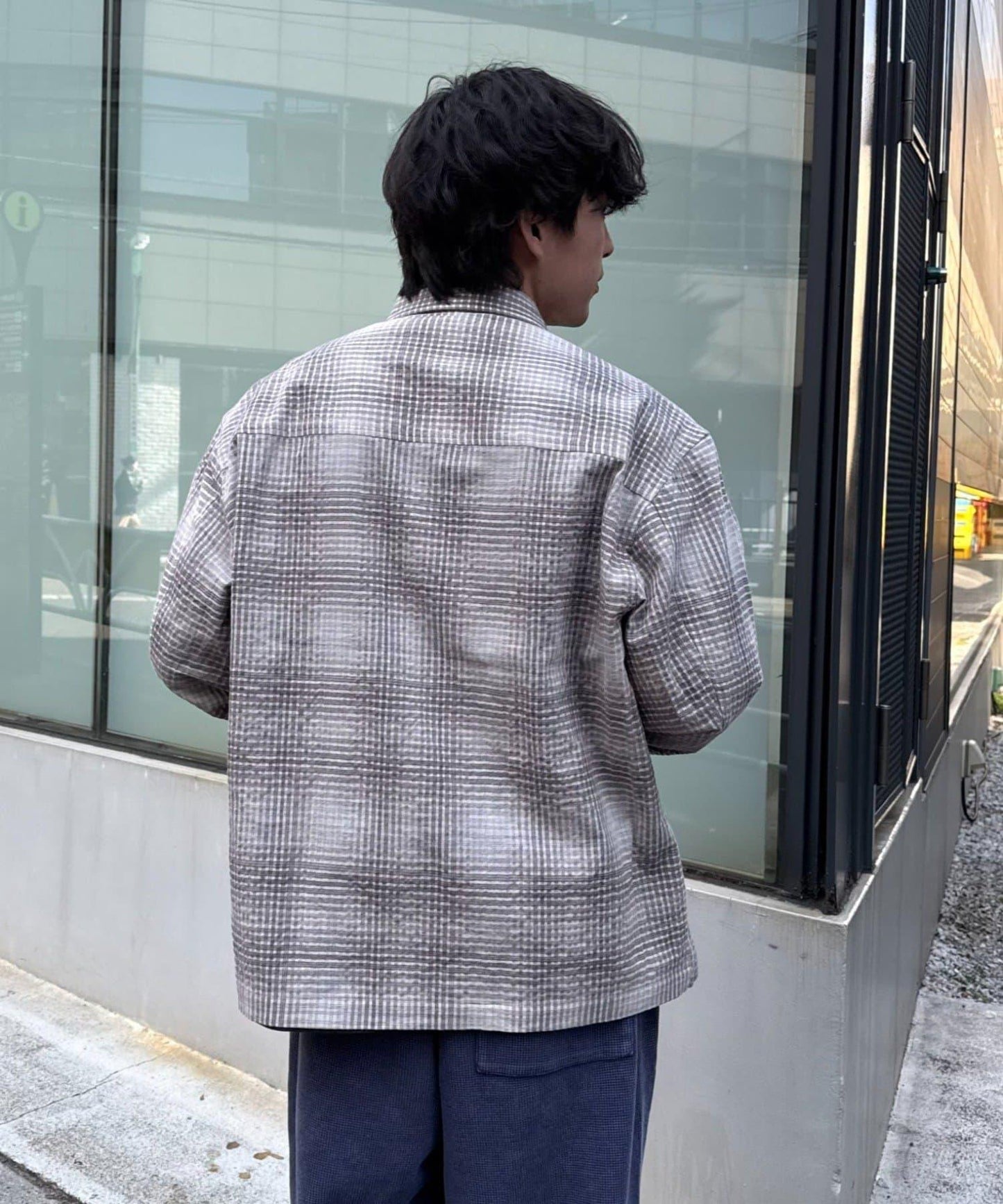 舒適中性 泡泡紗漸變格紋 襯衫