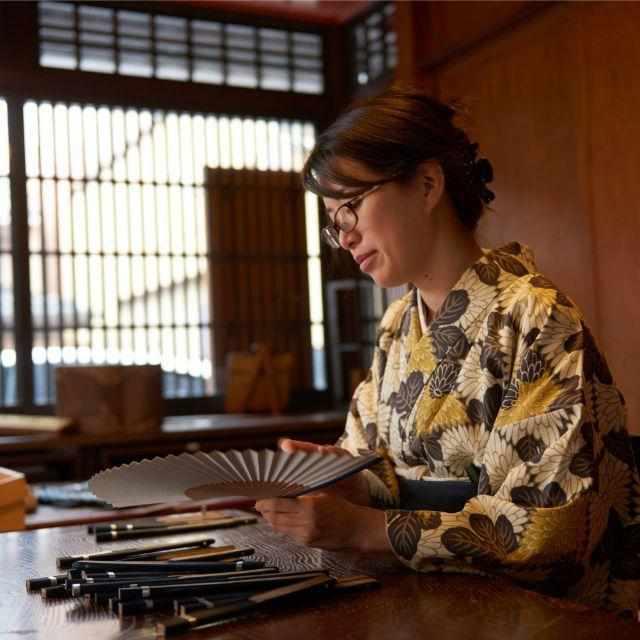 【扇子】色は匂へと 香りの扇 うつし香 春めく×桜香 (男女兼用) | 京扇子 | 大西常商店(名入れ受付停止中)