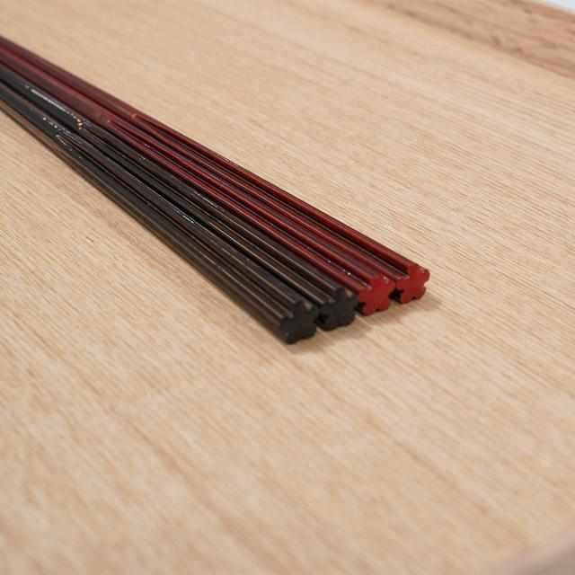 【箸】モダン hanataba urushi 赤 | 若狭の塗箸 | 箸蔵まつかん