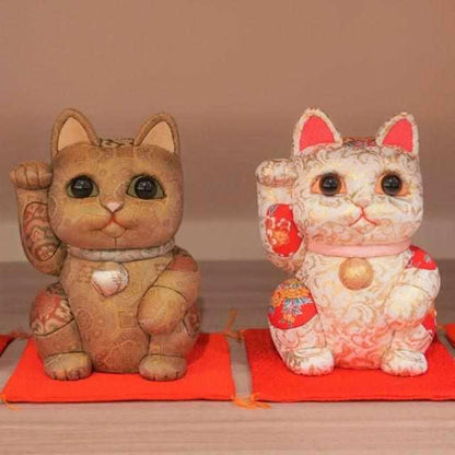 【招き猫】正絹緞子 (特大) | 江戸木目込み | 柿沼人形