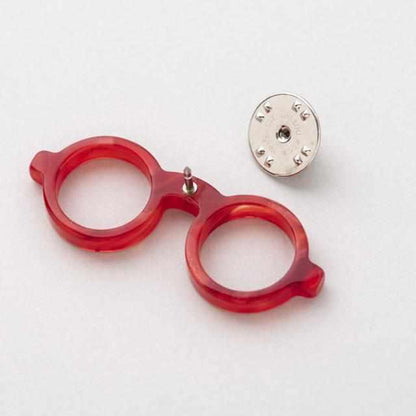 【ピンバッチ】ラペルピン・メガネホルダーになるピンバッチ megane pin (レッド) | 鯖江の眼鏡 | 匠市
