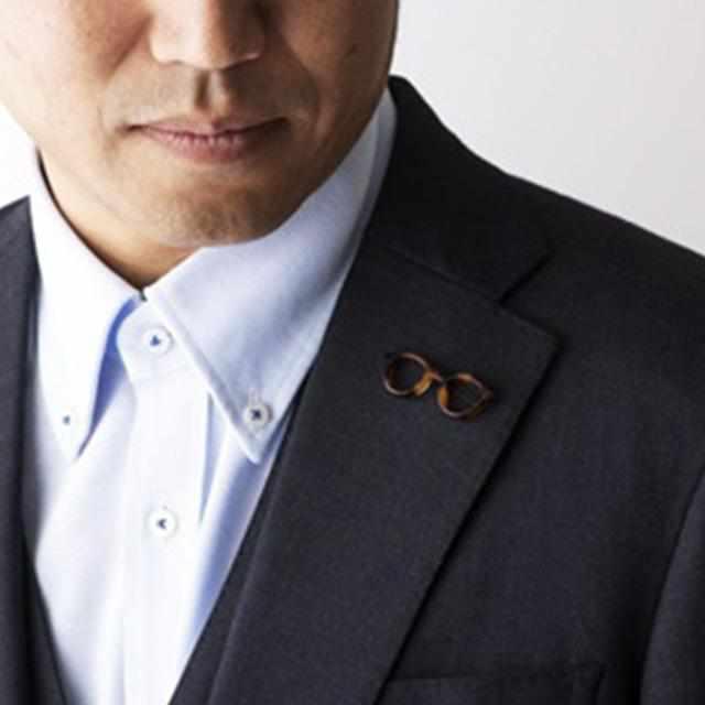 【ピンバッチ】ラペルピン・メガネホルダーになるピンバッチ megane pin (レッド) | 鯖江の眼鏡 | 匠市