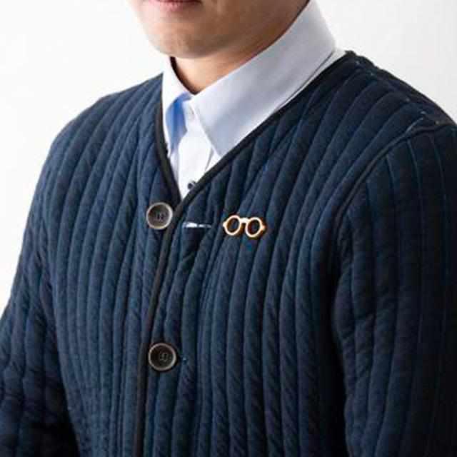 【ピンバッチ】ラペルピン・メガネホルダーになるピンバッチ megane pin (レッド) | 鯖江の眼鏡 | 匠市