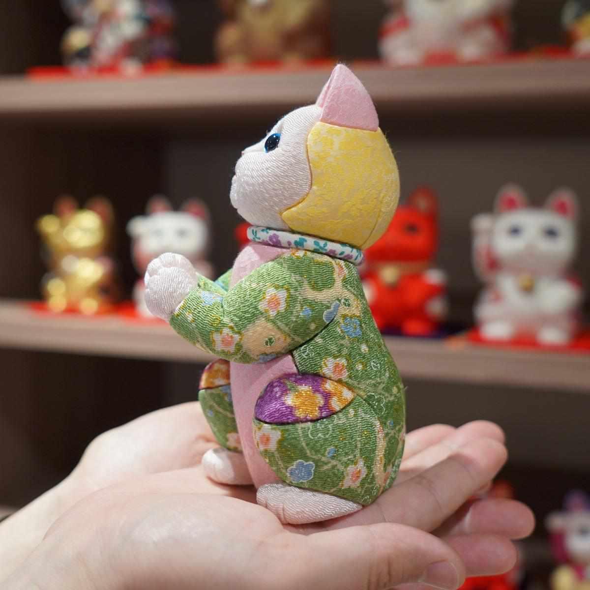 【招き猫 江戸木目込み】星に願いを ちりめん多色 日本製 柿沼人形 開運