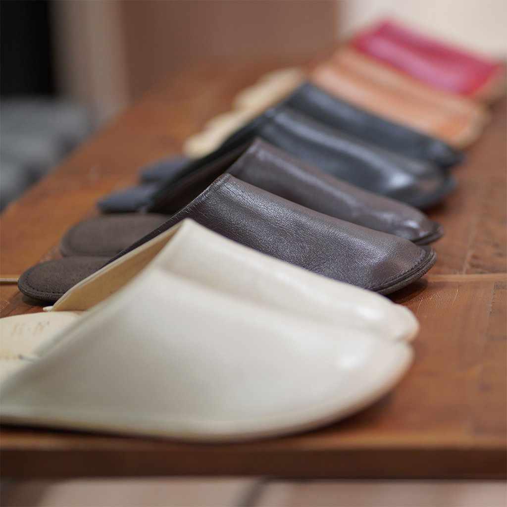 【スリッパ】Reela 本革スムース ルームサボ(アイボリー)