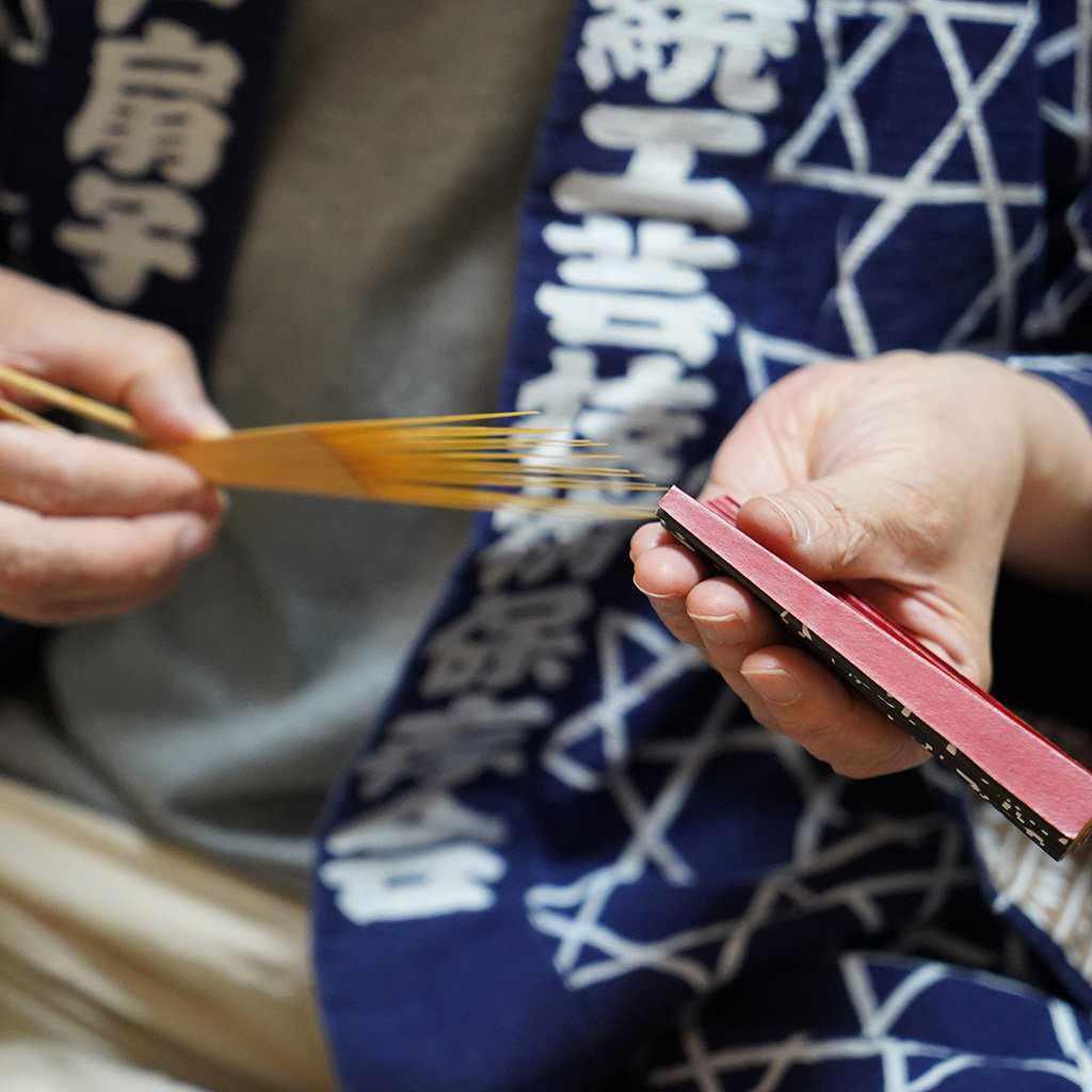 【扇子】女持 干支扇子 虎 黒塗天紅 | 江戸扇子|雲錦堂 深津扇子店