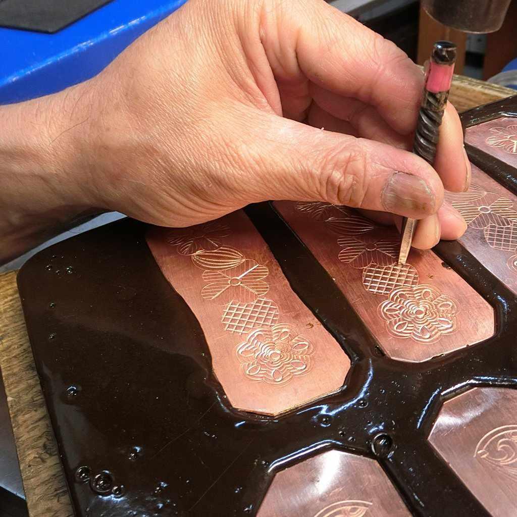 【ブローチ】レース調彫 シルバー | 尾張仏具