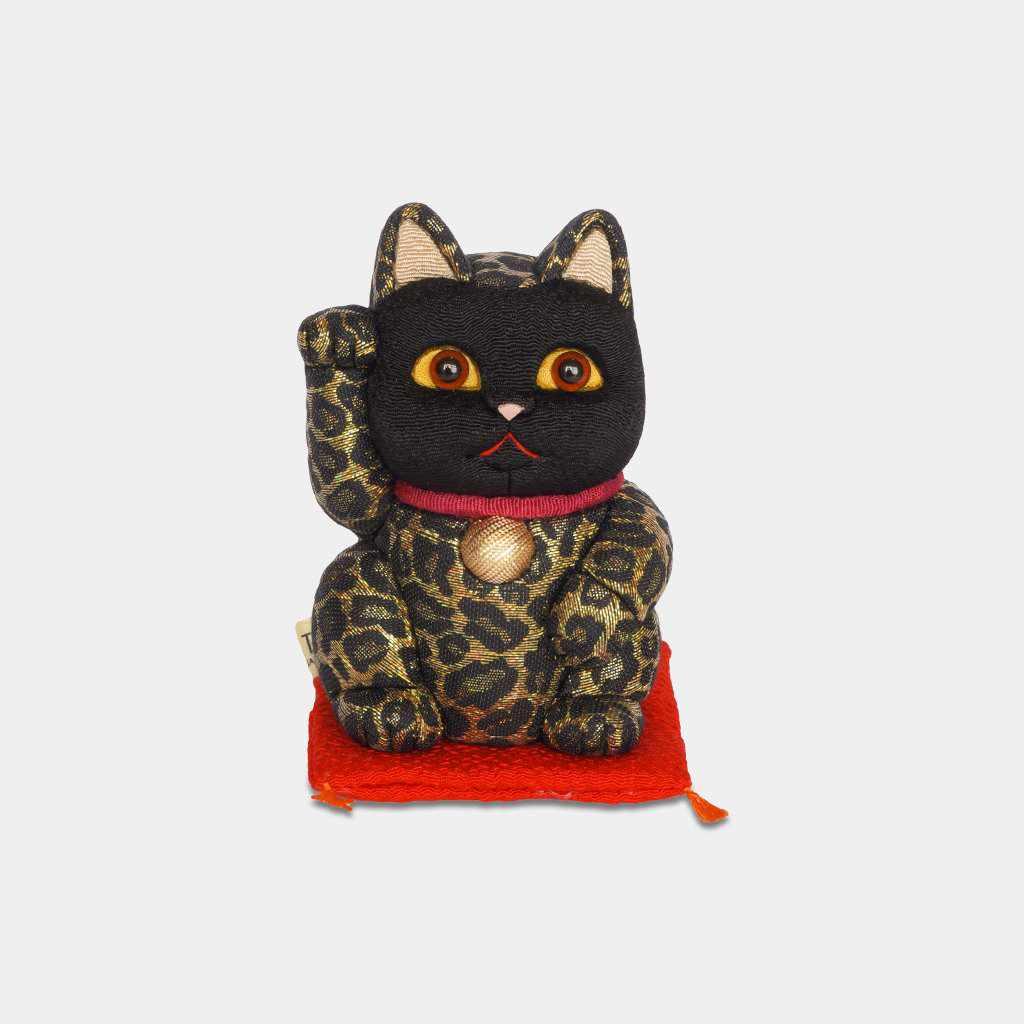 【招き猫】金襴 黒 S | 江戸木目込み | 柿沼人形