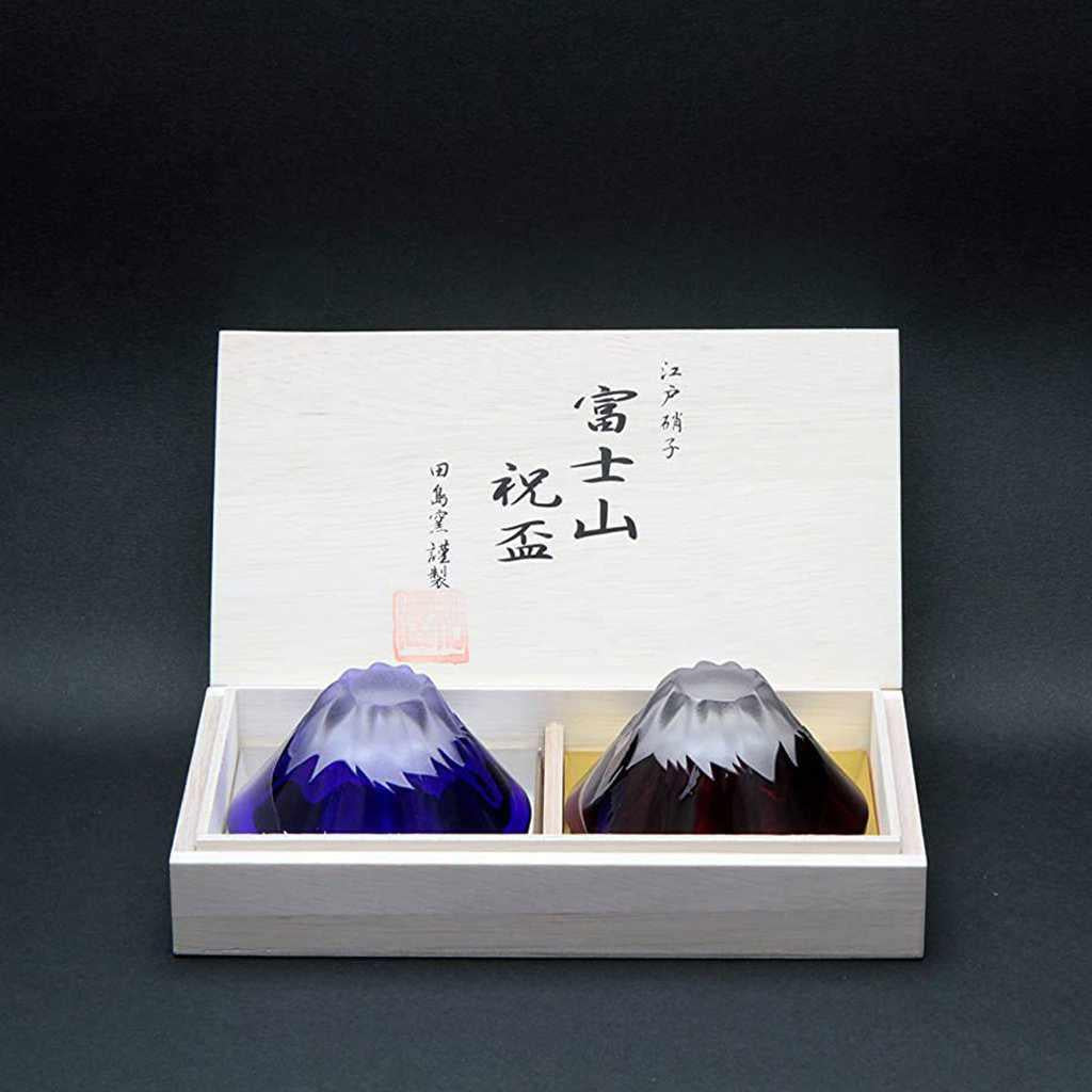 【江戸硝子】彫刻硝子 青赤富士 祝盃 (ペア) 木箱入