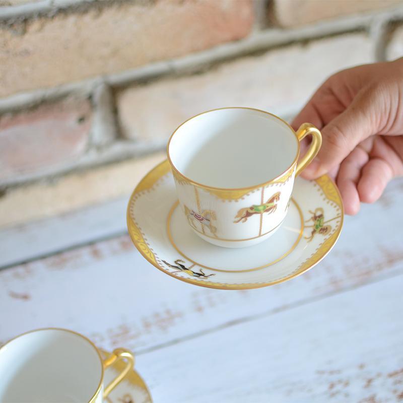 【磁器】大倉陶園 「うまくゆく 回転木馬」コーヒーカップ&ソーサーペアセット