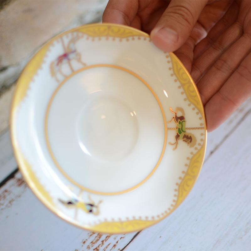【磁器】大倉陶園 「うまくゆく 回転木馬」コーヒーカップ&ソーサーペアセット