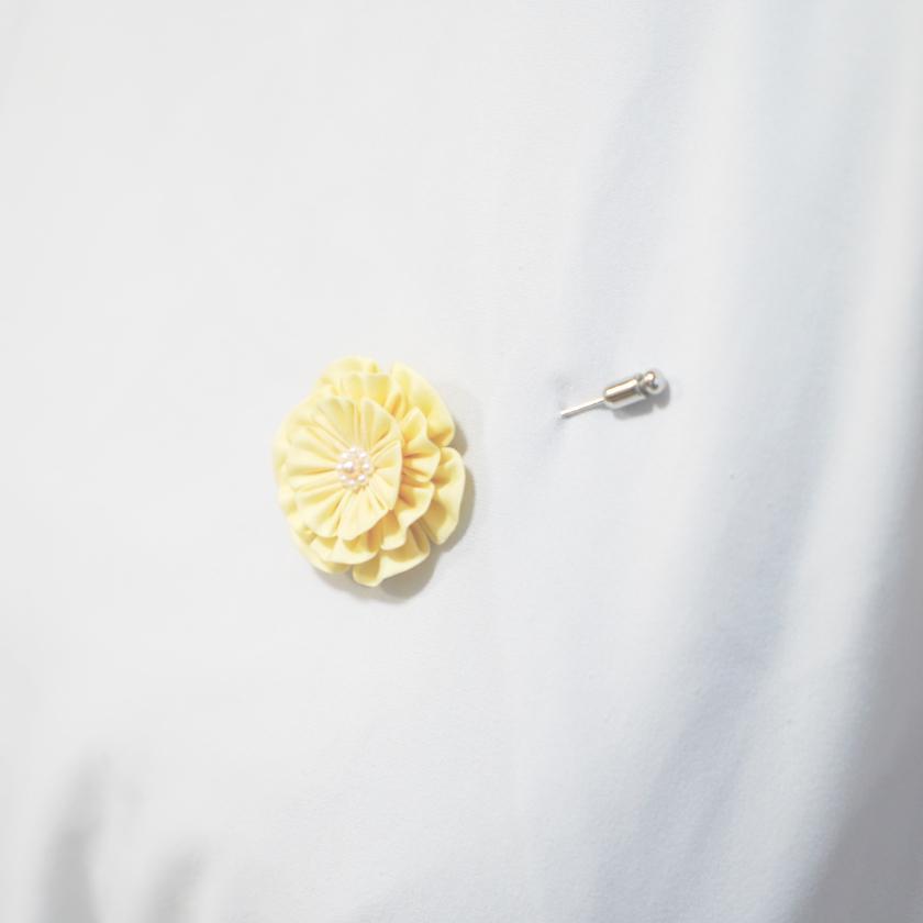 【アクセサリー】イエロー (ハットピンブローチ、ブローチ、ノンホールピアス、ヘアクリップ 4点セット ) | つまみ細工