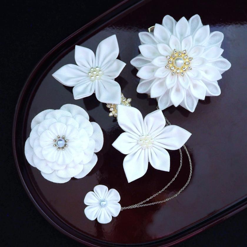 【アクセサリー】コットン (バレッタ、ヘアクリップ、ブローチ、ペンダント 4点セット ) | つまみ細工