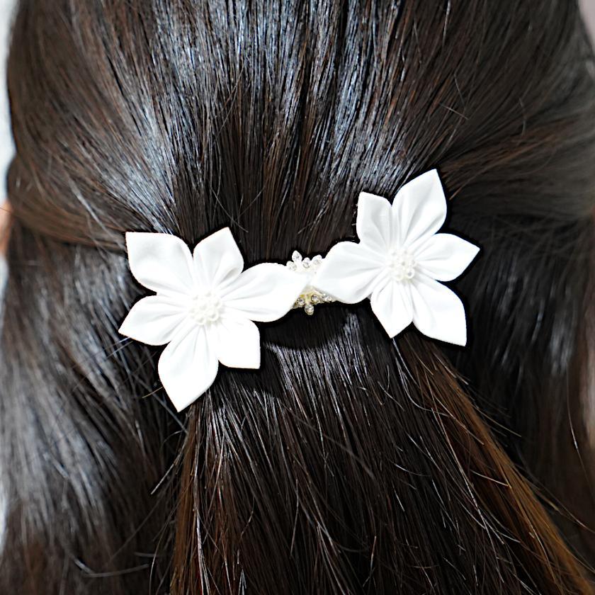 【アクセサリー】コットン (バレッタ、ヘアクリップ、ブローチ、ペンダント 4点セット ) | つまみ細工
