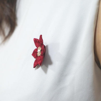 【アクセサリー】茜 (丸ブローチ、六角ブローチ、ヘアクリップ、ヘアゴム 4点セット ) | つまみ細工