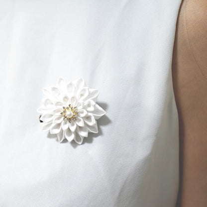 【アクセサリー】コットン (バレッタ、ヘアクリップ、ブローチ、ペンダント 4点セット ) | つまみ細工