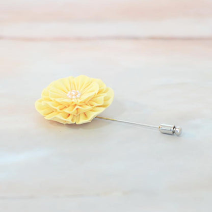 【アクセサリー】イエロー (ハットピンブローチ、ブローチ、ノンホールピアス、ヘアクリップ 4点セット ) | つまみ細工