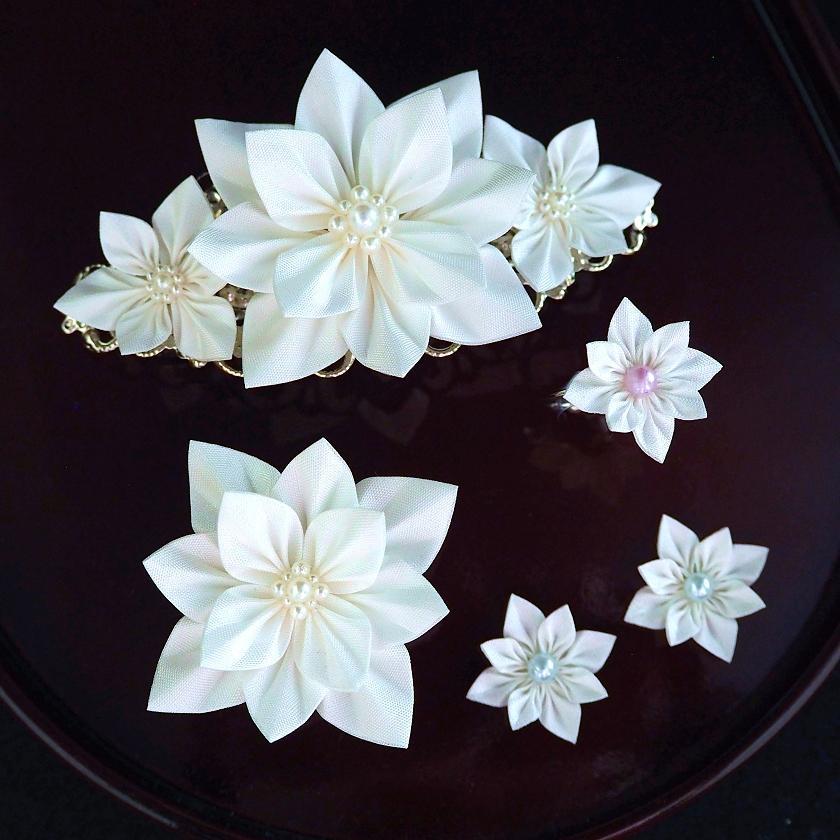 【アクセサリー】純白 (バレッタ、ブローチ、ピアス、リング 4点セット ) | つまみ細工