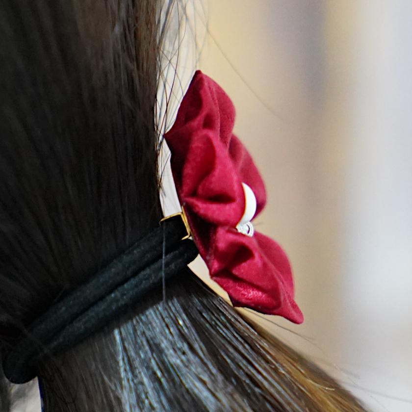 【アクセサリー】茜 (丸ブローチ、六角ブローチ、ヘアクリップ、ヘアゴム 4点セット ) | つまみ細工