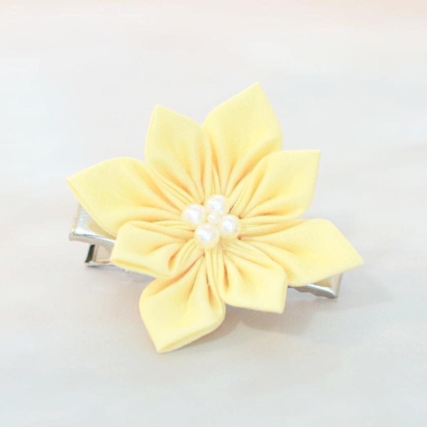 【アクセサリー】イエロー (ハットピンブローチ、ブローチ、ノンホールピアス、ヘアクリップ 4点セット ) | つまみ細工