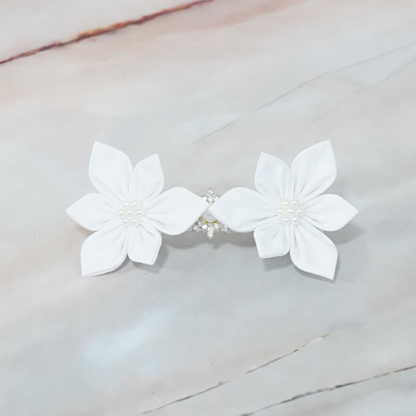 【アクセサリー】コットン (バレッタ、ヘアクリップ、ブローチ、ペンダント 4点セット ) | つまみ細工