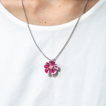 【アクセサリー】リバティプリント柄 (丸ブローチ、4弁花ブローチ、ピアス、ペンダント : 4点セット ) | つまみ細工