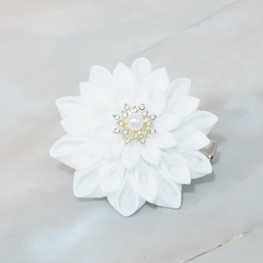 【アクセサリー】コットン (バレッタ、ヘアクリップ、ブローチ、ペンダント 4点セット ) | つまみ細工