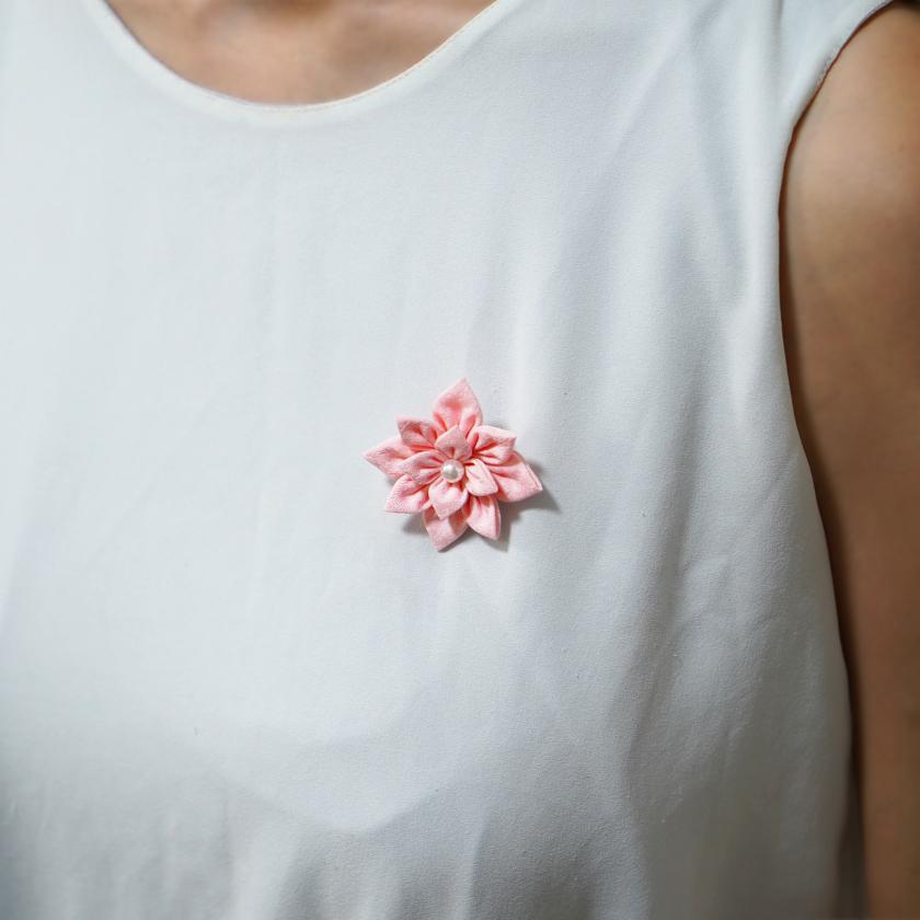 【アクセサリー】桜 (バレッタ、三角ブローチ、四角ブローチ、丸ブローチ 4点セット ) | つまみ細工