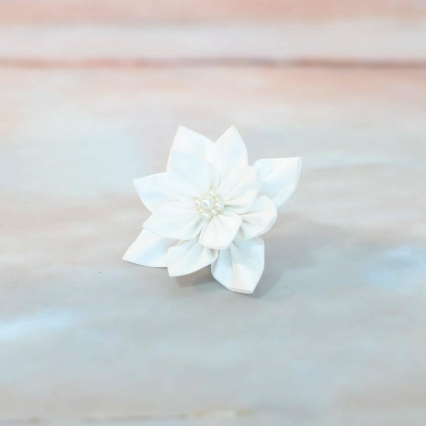 【アクセサリー】純白 (バレッタ、ブローチ、ピアス、リング 4点セット ) | つまみ細工