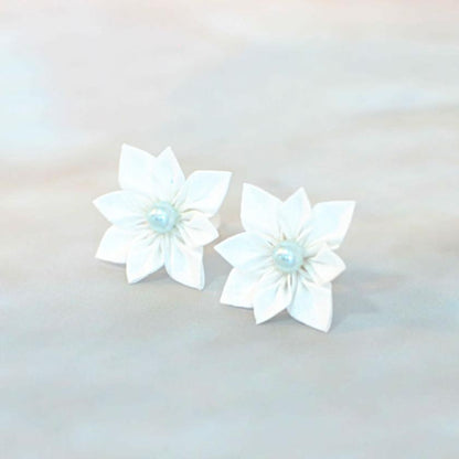 【アクセサリー】純白 (バレッタ、ブローチ、ピアス、リング 4点セット ) | つまみ細工