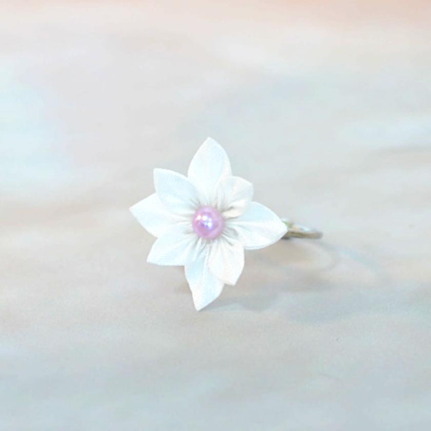 【アクセサリー】純白 (バレッタ、ブローチ、ピアス、リング 4点セット ) | つまみ細工