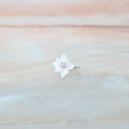 【アクセサリー】純白 (バレッタ、ブローチ、ピアス、リング 4点セット ) | つまみ細工