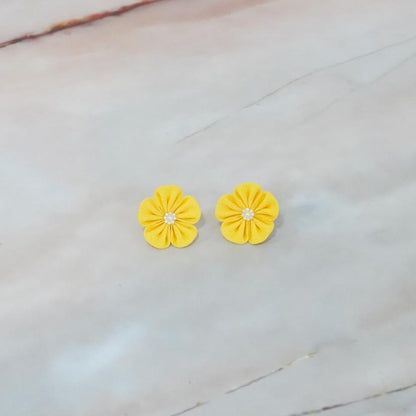 【アクセサリー】ゴールデンイエロー (バレッタ、ハットピンブローチ、ピアス、ヘアピン 4点セット ) | つまみ細工